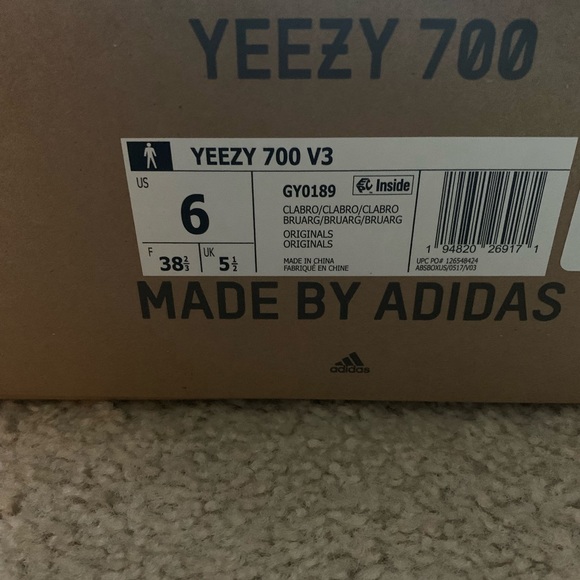 Yeezy 700 V3 Clay Brown - Picture 7 of 7